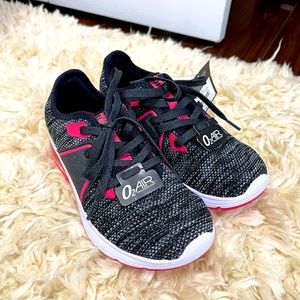 Girls sneakers
